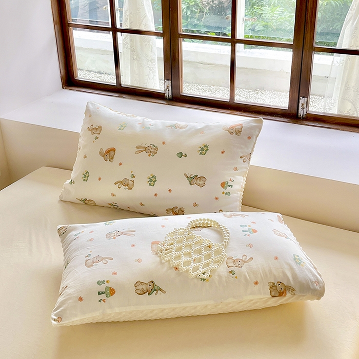 91家纺网 家纺一手货源 找家纺 麦伦家居 2025秋冬新品多功能床品全棉+豆豆绒四件套卡通小清新系列 可爱小兔-米黄