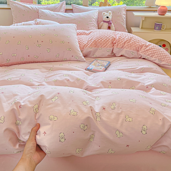 91家纺网 家纺一手货源 找家纺 麦伦家居 2025秋冬新品多功能床品全棉+豆豆绒四件套卡通小清新系列 拾趣爱宠