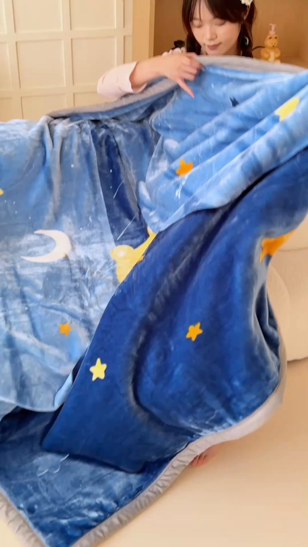 91家纺网 家纺一手货源 找家纺 舒隅家纺 2025新款大版印花云毯毛毯毯子 星月小熊