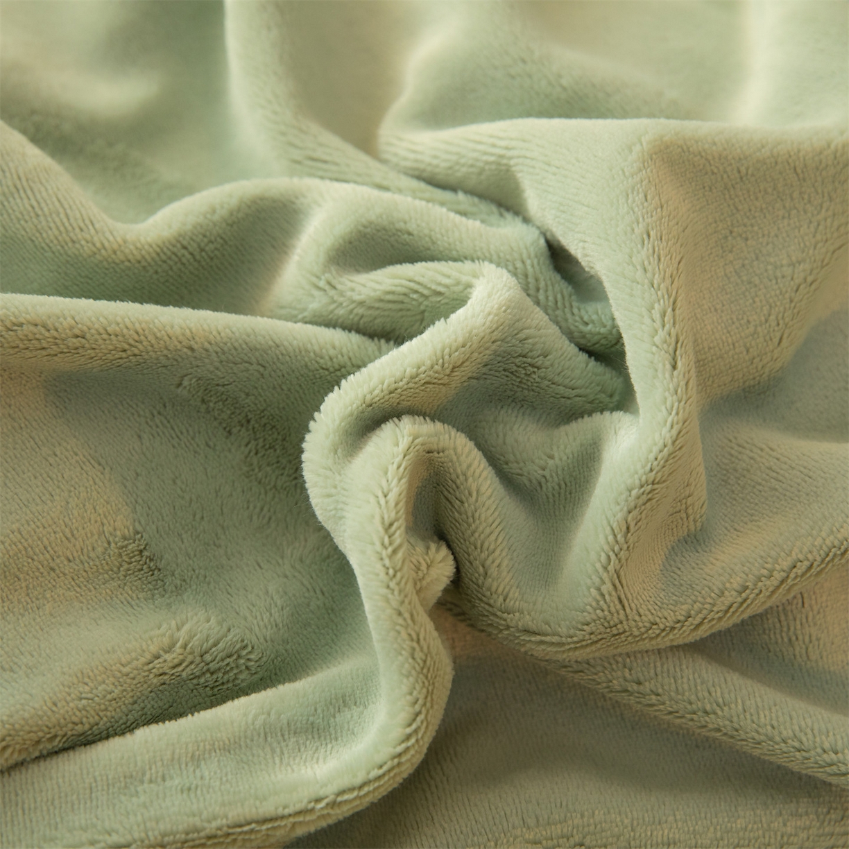 91家纺网 家纺一手货源 找家纺 暖洋 2025新款240克高克重全工艺纯色织带花边款牛奶绒四件套 柔草绿