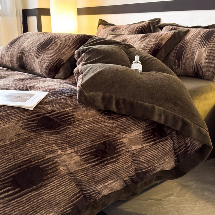 91家纺网 家纺一手货源 找家纺 （总）九花鹿 2024新款A类宽边工艺款丹麦兔毛绒牛奶绒四件套