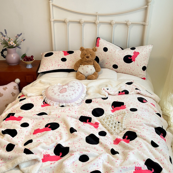 91家纺网 家纺一手货源 找家纺 红嘴企鹅 2025新款A类ins风卡通可爱加厚牛奶绒羊羔绒毛毯毯子办公室沙发儿童空调盖毯午休毯 波点猫