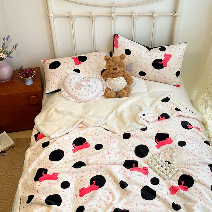 91家纺网 家纺一手货源 找家纺 红嘴企鹅 2025新款A类ins风卡通可爱加厚牛奶绒羊羔绒毛毯毯子办公室沙发儿童空调盖毯午休毯 波点猫