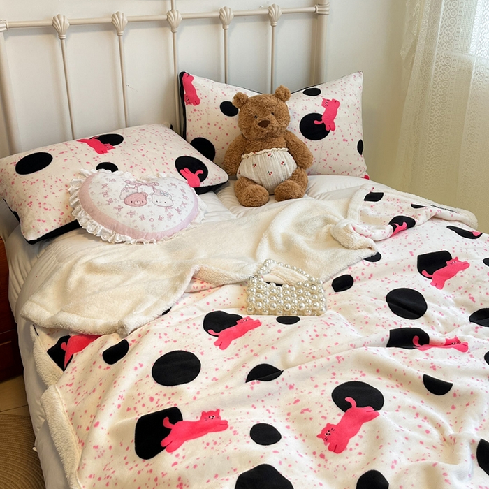 91家纺网 家纺一手货源 找家纺 红嘴企鹅 2025新款A类ins风卡通可爱加厚牛奶绒羊羔绒毛毯毯子办公室沙发儿童空调盖毯午休毯 波点猫