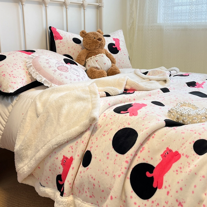 91家纺网 家纺一手货源 找家纺 红嘴企鹅 2025新款A类ins风卡通可爱加厚牛奶绒羊羔绒毛毯毯子办公室沙发儿童空调盖毯午休毯 波点猫