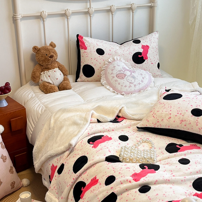 91家纺网 家纺一手货源 找家纺 红嘴企鹅 2025新款A类ins风卡通可爱加厚牛奶绒羊羔绒毛毯毯子办公室沙发儿童空调盖毯午休毯 波点猫