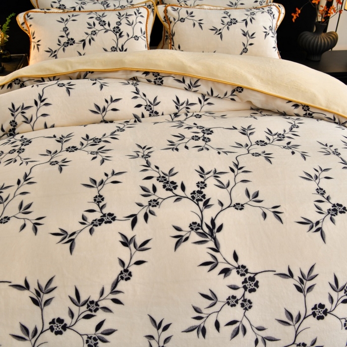 91家纺网 家纺一手货源 找家纺 诺梵家纺 2025新款8斤加厚保暖金貂绒牛奶绒印花四件套 山野间