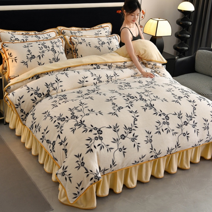 91家纺网 家纺一手货源 找家纺 诺梵家纺 2025新款8斤加厚保暖金貂绒牛奶绒印花四件套 山野间