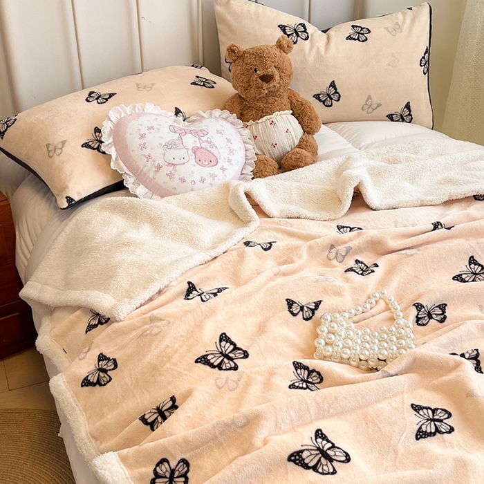 91家纺网 家纺一手货源 找家纺 红嘴企鹅 2025新款A类ins风卡通可爱加厚牛奶绒羊羔绒毛毯毯子办公室沙发儿童空调盖毯午休毯 蝶梦