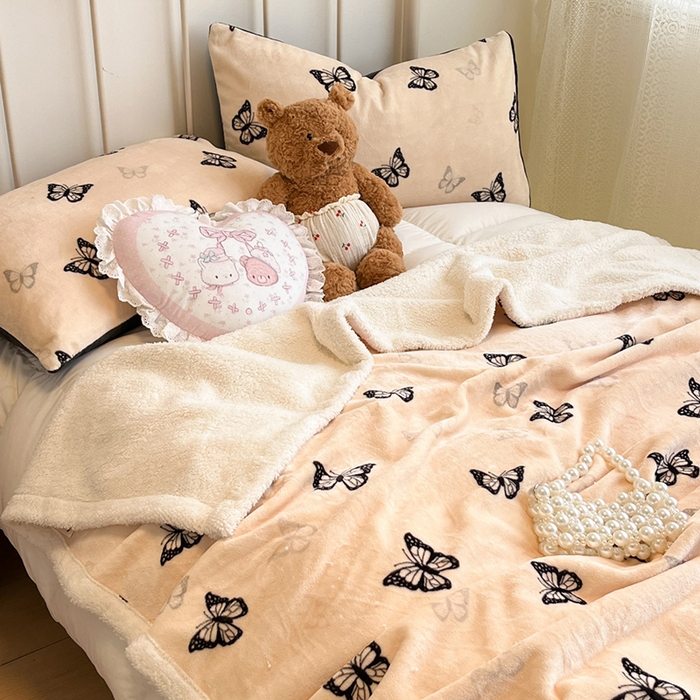 91家纺网 家纺一手货源 找家纺 红嘴企鹅 2025新款A类ins风卡通可爱加厚牛奶绒羊羔绒毛毯毯子办公室沙发儿童空调盖毯午休毯 蝶梦