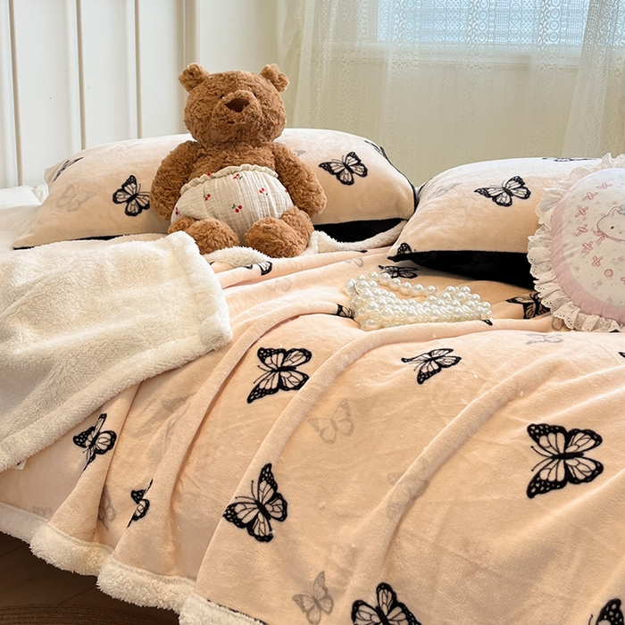 91家纺网 家纺一手货源 找家纺 红嘴企鹅 2025新款A类ins风卡通可爱加厚牛奶绒羊羔绒毛毯毯子办公室沙发儿童空调盖毯午休毯 蝶梦