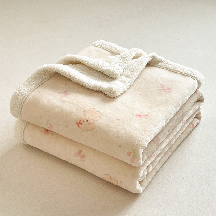 91家纺网 家纺一手货源 找家纺 红嘴企鹅 2025新款A类ins风卡通可爱加厚牛奶绒羊羔绒毛毯毯子办公室沙发儿童空调盖毯午休毯 可爱比熊