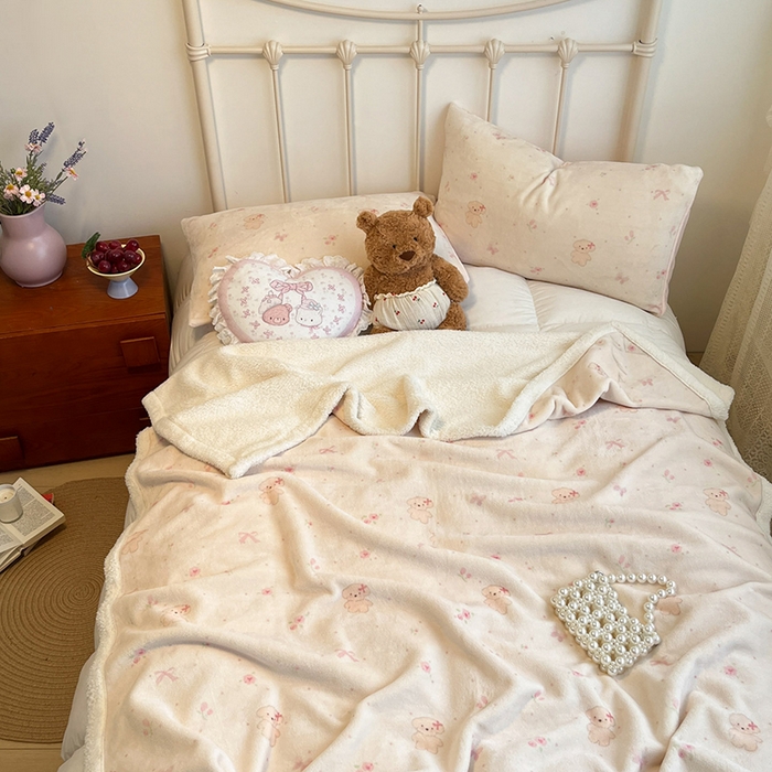 91家纺网 家纺一手货源 找家纺 红嘴企鹅 2025新款A类ins风卡通可爱加厚牛奶绒羊羔绒毛毯毯子办公室沙发儿童空调盖毯午休毯 可爱比熊