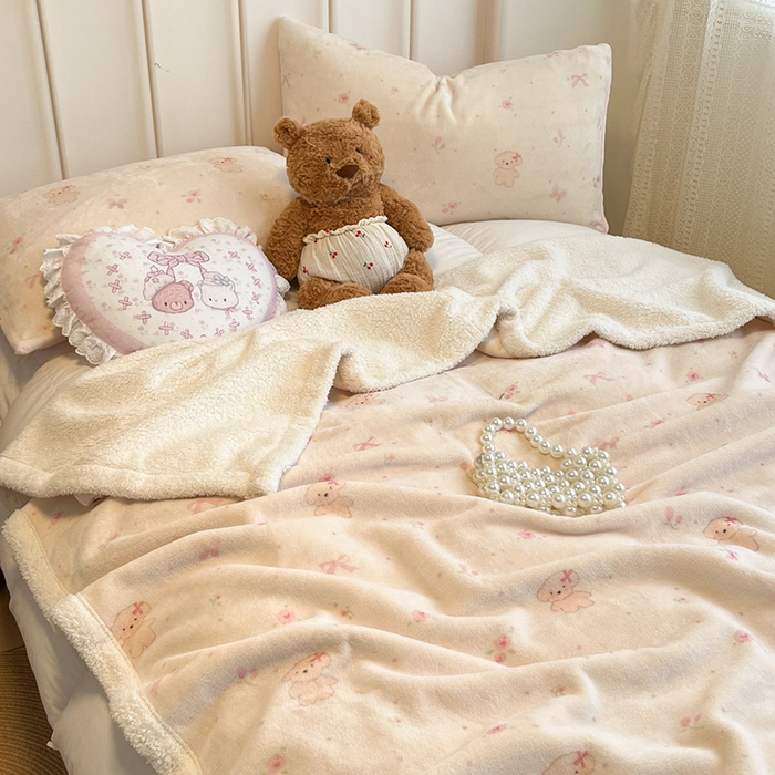 91家纺网 家纺一手货源 找家纺 红嘴企鹅 2025新款A类ins风卡通可爱加厚牛奶绒羊羔绒毛毯毯子办公室沙发儿童空调盖毯午休毯 可爱比熊