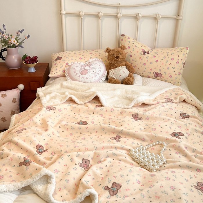 91家纺网 家纺一手货源 找家纺 红嘴企鹅 2025新款A类ins风卡通可爱加厚牛奶绒羊羔绒毛毯毯子办公室沙发儿童空调盖毯午休毯 萌萌熊