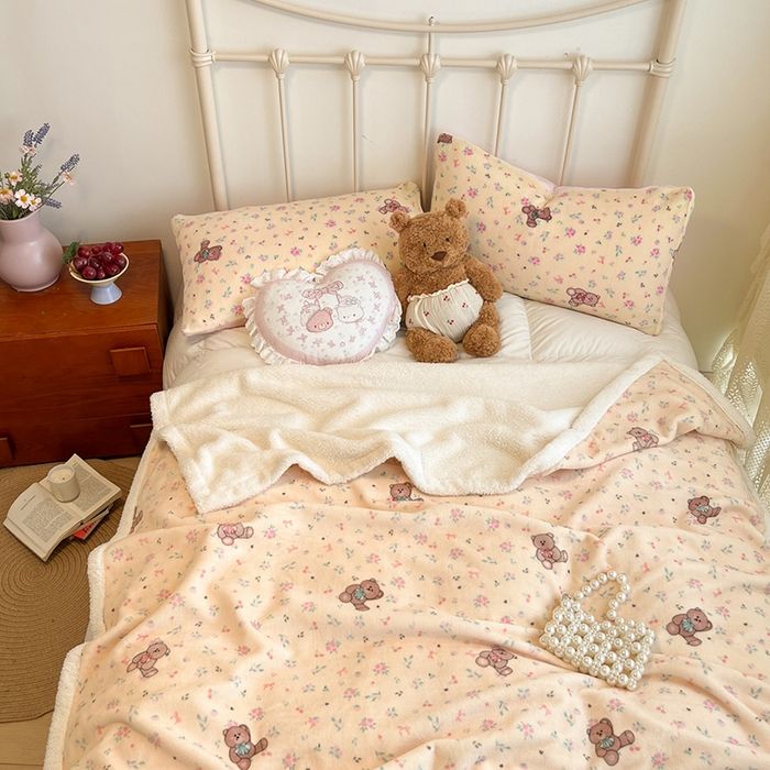 91家纺网 家纺一手货源 找家纺 红嘴企鹅 2025新款A类ins风卡通可爱加厚牛奶绒羊羔绒毛毯毯子办公室沙发儿童空调盖毯午休毯 萌萌熊