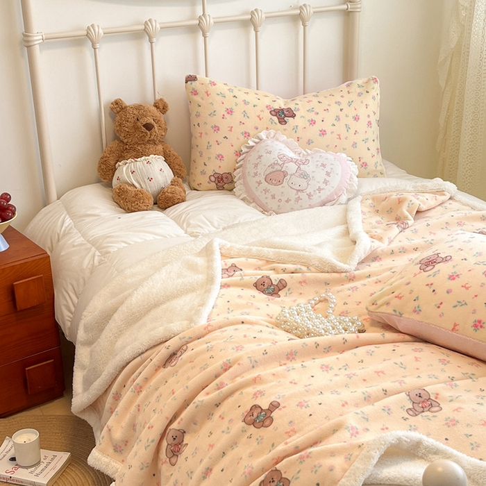 91家纺网 家纺一手货源 找家纺 红嘴企鹅 2025新款A类ins风卡通可爱加厚牛奶绒羊羔绒毛毯毯子办公室沙发儿童空调盖毯午休毯 萌萌熊