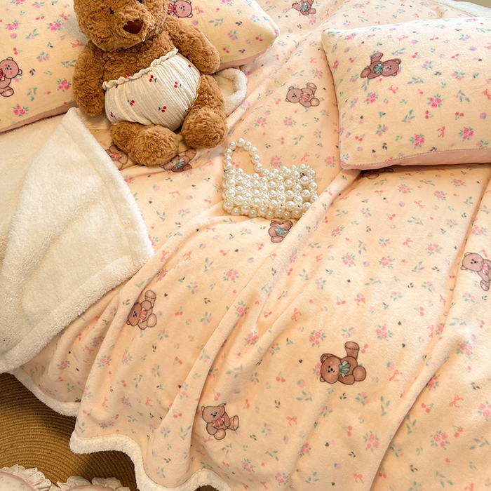 91家纺网 家纺一手货源 找家纺 红嘴企鹅 2025新款A类ins风卡通可爱加厚牛奶绒羊羔绒毛毯毯子办公室沙发儿童空调盖毯午休毯 萌萌熊