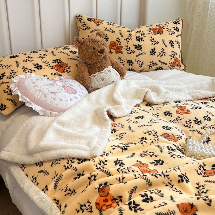 91家纺网 家纺一手货源 找家纺 红嘴企鹅 2025新款A类ins风卡通可爱加厚牛奶绒羊羔绒毛毯毯子办公室沙发儿童空调盖毯午休毯 摩咖熊