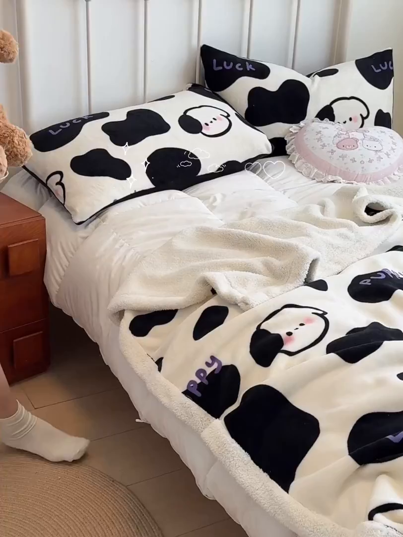 91家纺网 家纺一手货源 找家纺 红嘴企鹅 2025新款A类ins风卡通可爱加厚牛奶绒羊羔绒毛毯毯子办公室沙发儿童空调盖毯午休毯 奶油狗