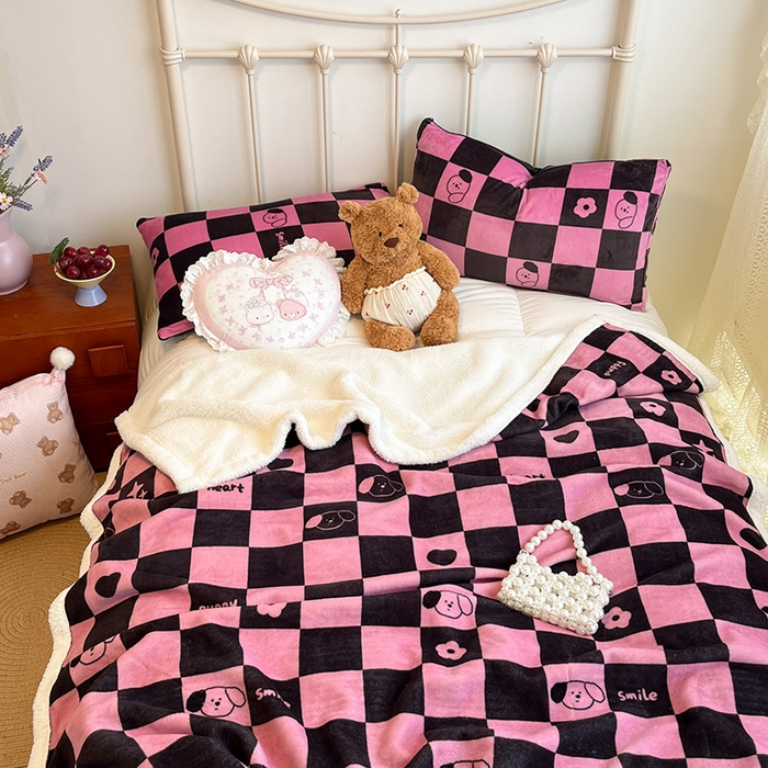 91家纺网 家纺一手货源 找家纺 红嘴企鹅 2025新款A类ins风卡通可爱加厚牛奶绒羊羔绒毛毯毯子办公室沙发儿童空调盖毯午休毯 棋盘狗