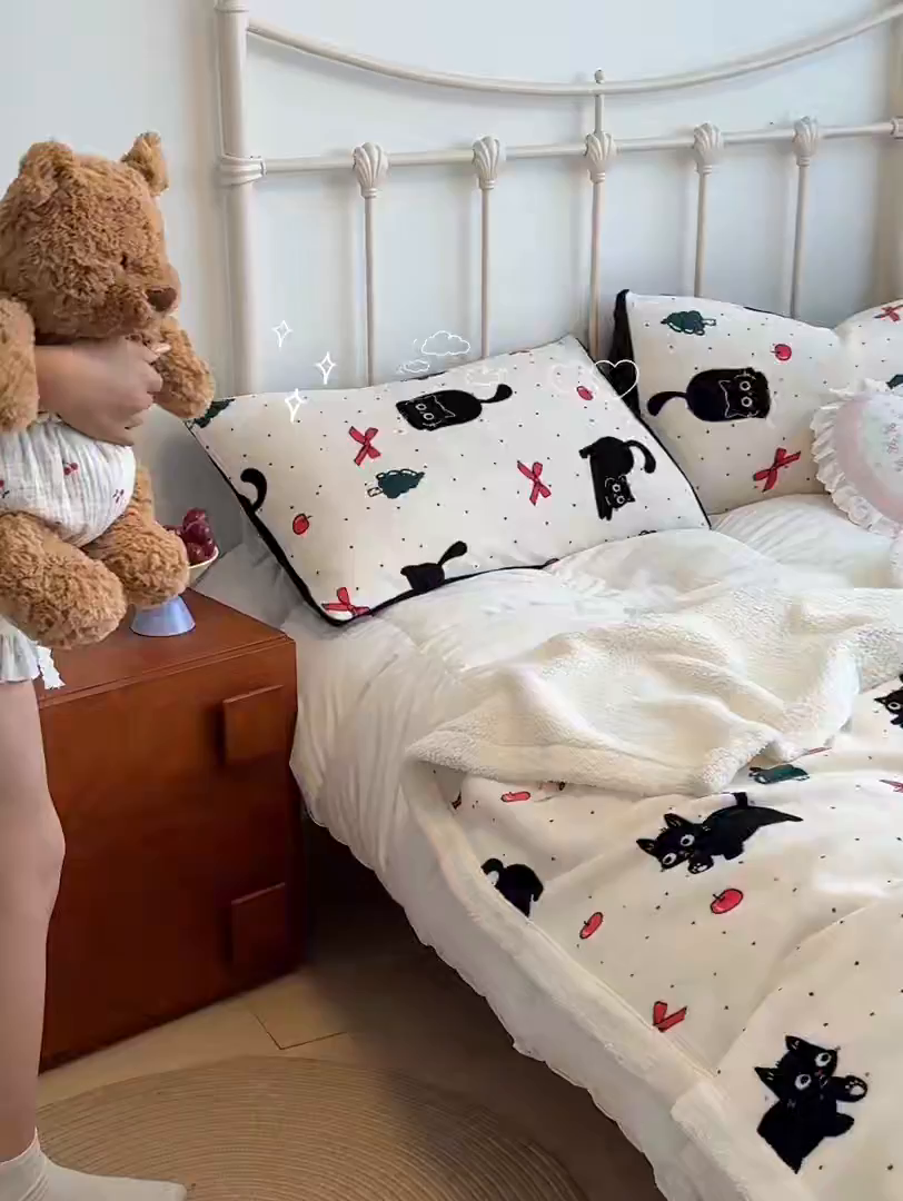 91家纺网 家纺一手货源 找家纺 红嘴企鹅 2025新款A类ins风卡通可爱加厚牛奶绒羊羔绒毛毯毯子办公室沙发儿童空调盖毯午休毯 圣诞猫