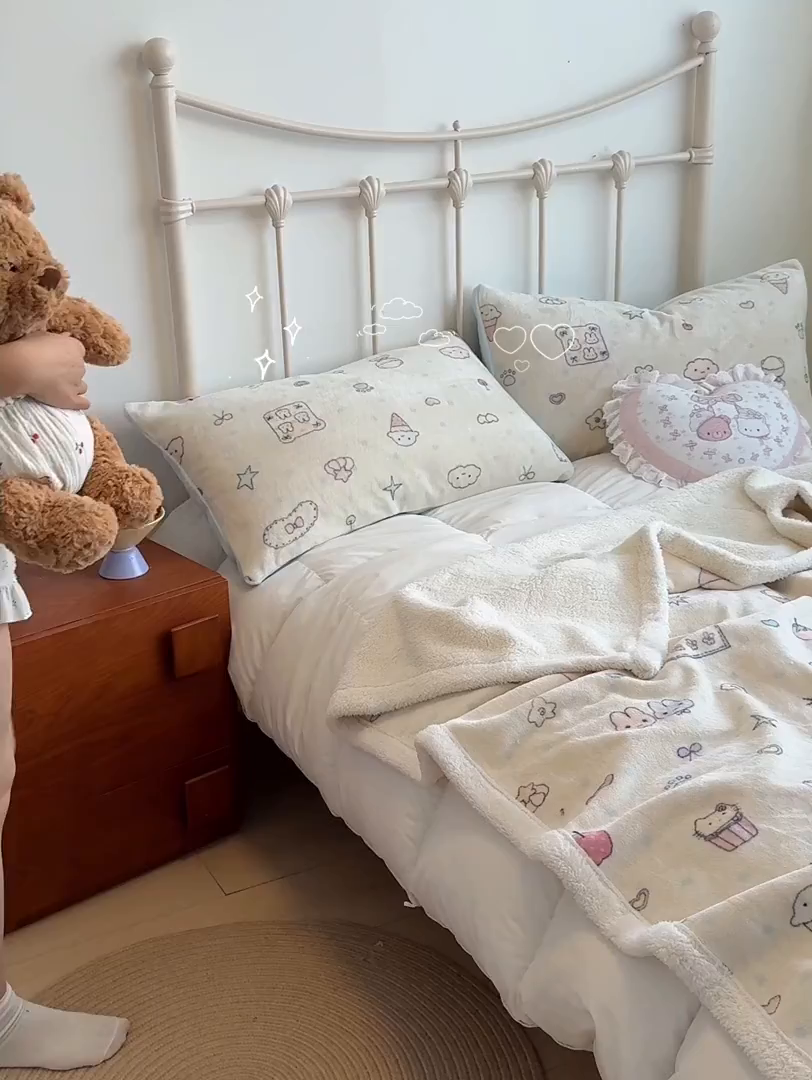 91家纺网 家纺一手货源 找家纺 红嘴企鹅 2025新款A类ins风卡通可爱加厚牛奶绒羊羔绒毛毯毯子办公室沙发儿童空调盖毯午休毯 小星甜点