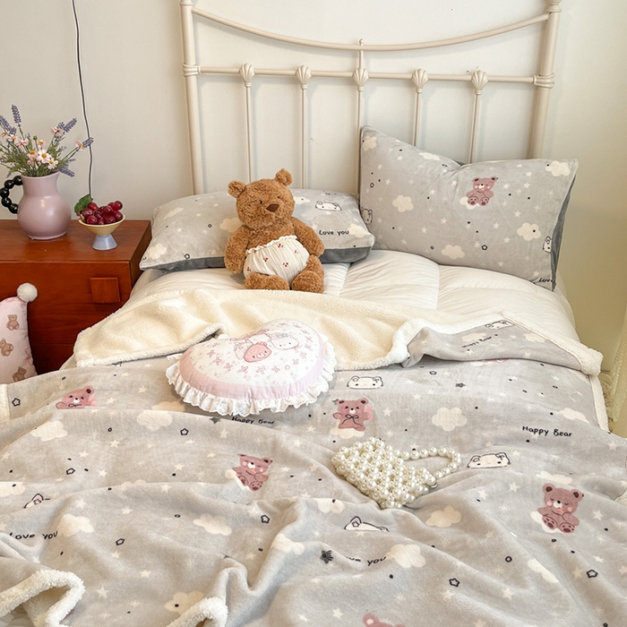 91家纺网 家纺一手货源 找家纺 红嘴企鹅 2025新款A类ins风卡通可爱加厚牛奶绒羊羔绒毛毯毯子办公室沙发儿童空调盖毯午休毯 星云小熊