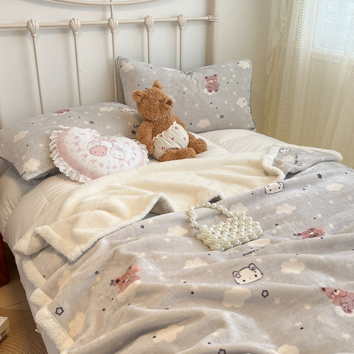 91家纺网 家纺一手货源 找家纺 红嘴企鹅 2025新款A类ins风卡通可爱加厚牛奶绒羊羔绒毛毯毯子办公室沙发儿童空调盖毯午休毯 星云小熊