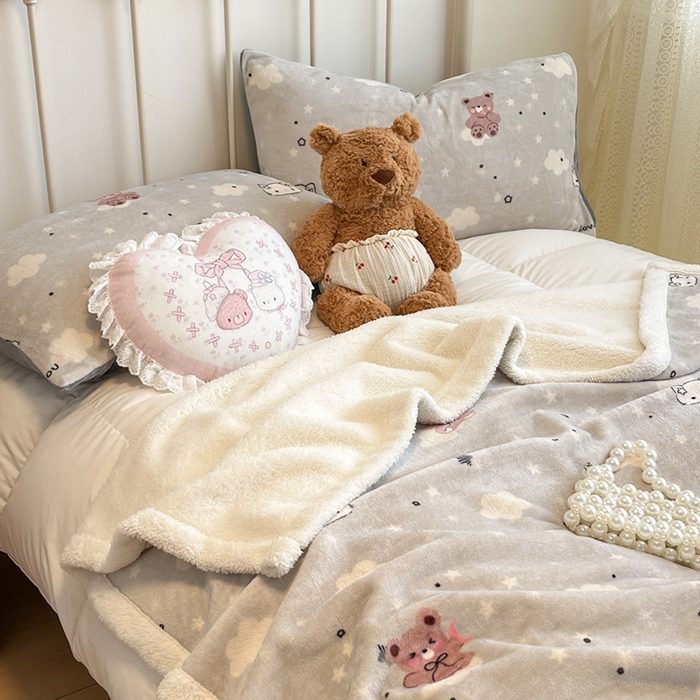 91家纺网 家纺一手货源 找家纺 红嘴企鹅 2025新款A类ins风卡通可爱加厚牛奶绒羊羔绒毛毯毯子办公室沙发儿童空调盖毯午休毯 星云小熊