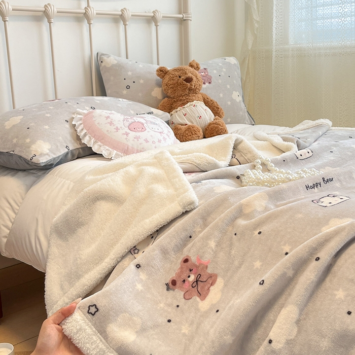 91家纺网 家纺一手货源 找家纺 红嘴企鹅 2025新款A类ins风卡通可爱加厚牛奶绒羊羔绒毛毯毯子办公室沙发儿童空调盖毯午休毯 星云小熊