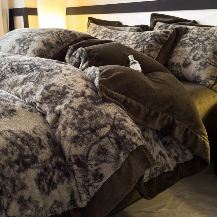 91家纺网 家纺一手货源 找家纺 九花鹿 2024新款A类宽边工艺款丹麦兔毛绒牛奶绒四件套 宽边丹麦兔绒-琳涧