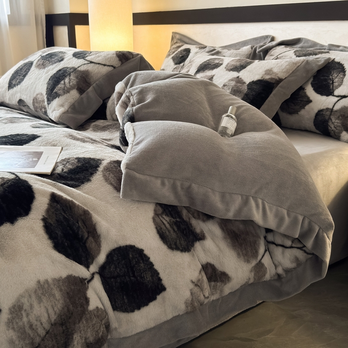 91家纺网 家纺一手货源 找家纺 九花鹿 2024新款A类宽边工艺款丹麦兔毛绒牛奶绒四件套 宽边丹麦兔绒-叶语