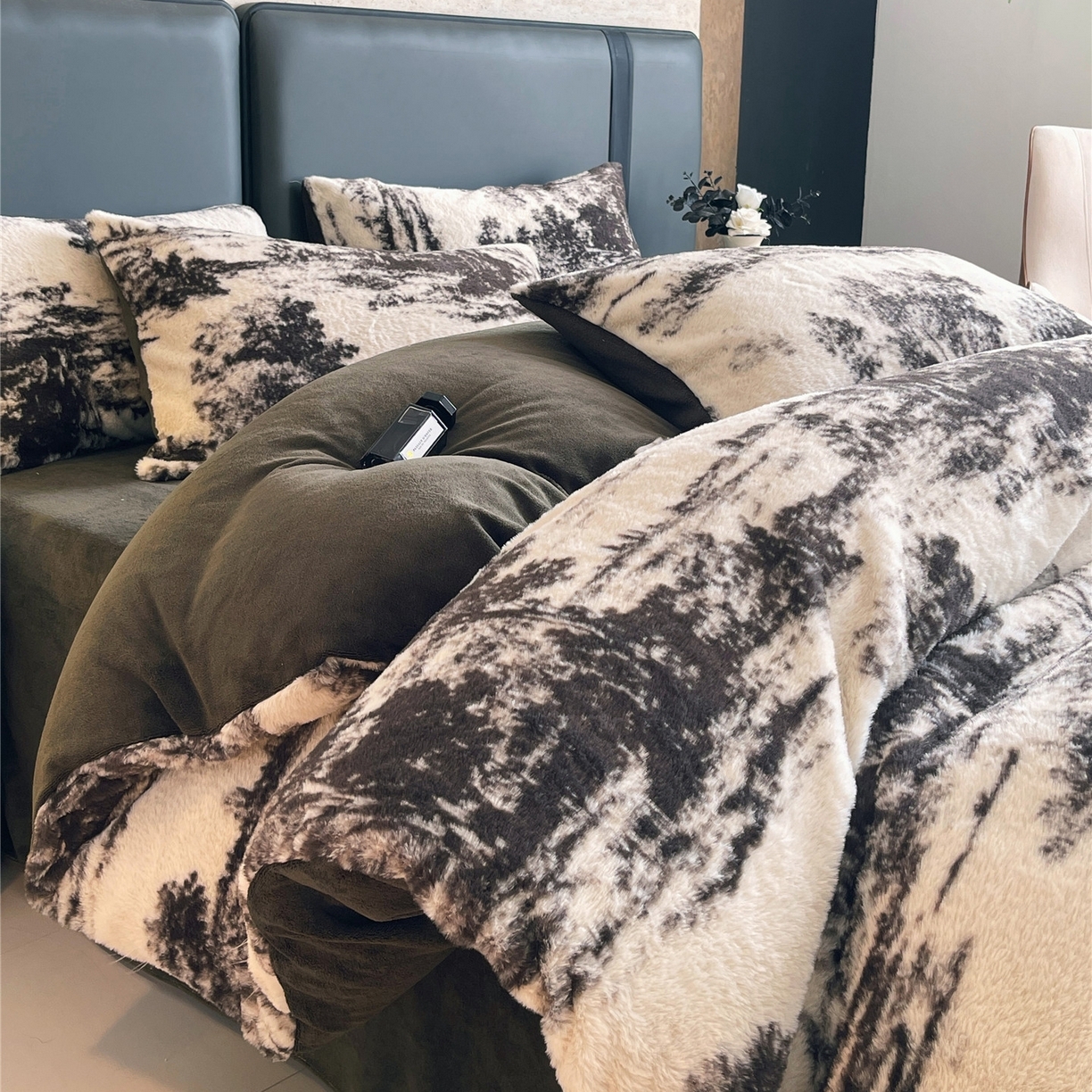 91家纺网 家纺一手货源 找家纺 （总）佰亿莱 2025新款印花兔毛绒双面锁温暖绒四件套