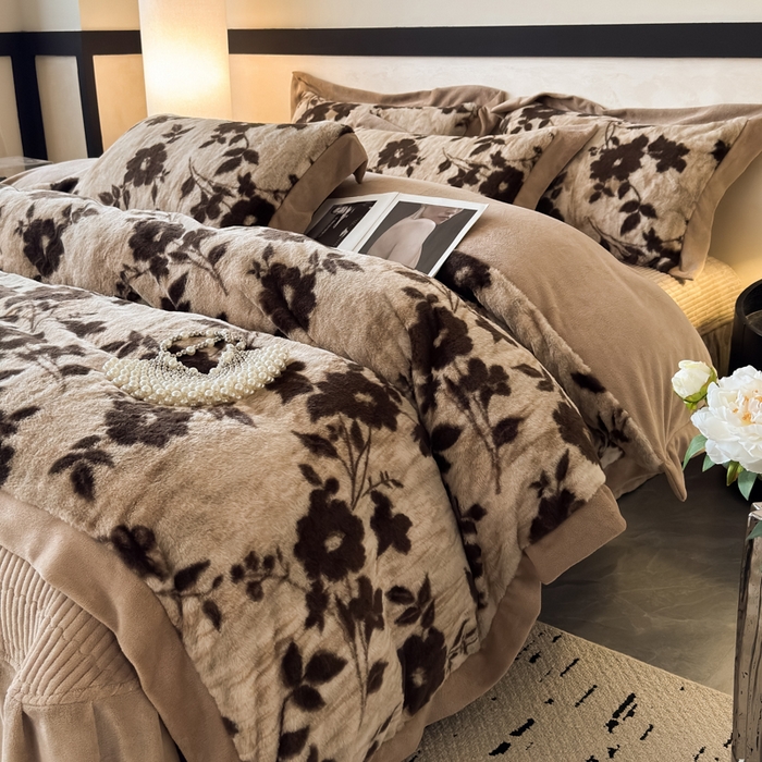 91家纺网 家纺一手货源 找家纺 九花鹿 2024新款A类宽边工艺款丹麦兔毛绒牛奶绒四件套 宽边丹麦兔绒-佛洛拉