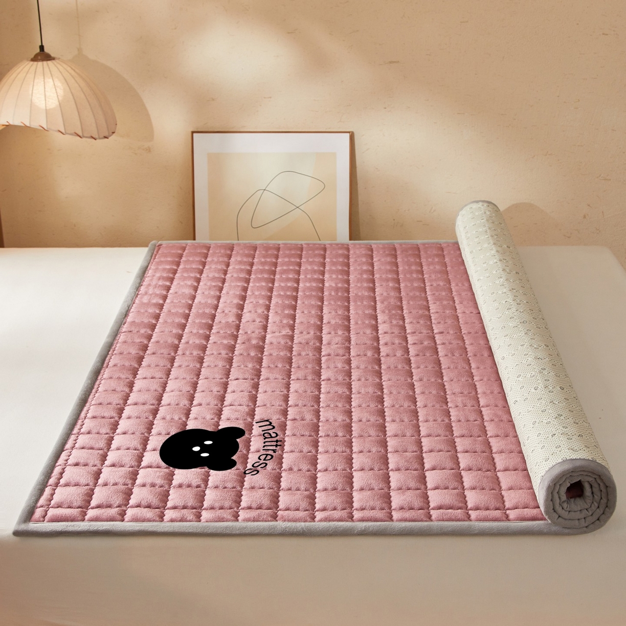 91家纺网 家纺一手货源 找家纺 芊梵床垫 2025新款牛奶绒褥子系列-烫画版 烫画-豆沙粉