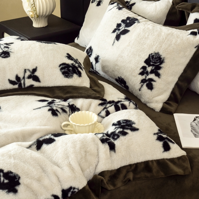 91家纺网 家纺一手货源 找家纺 九花鹿 2024新款A类宽边工艺款丹麦兔毛绒牛奶绒四件套 宽边丹麦兔绒-奥菲墨