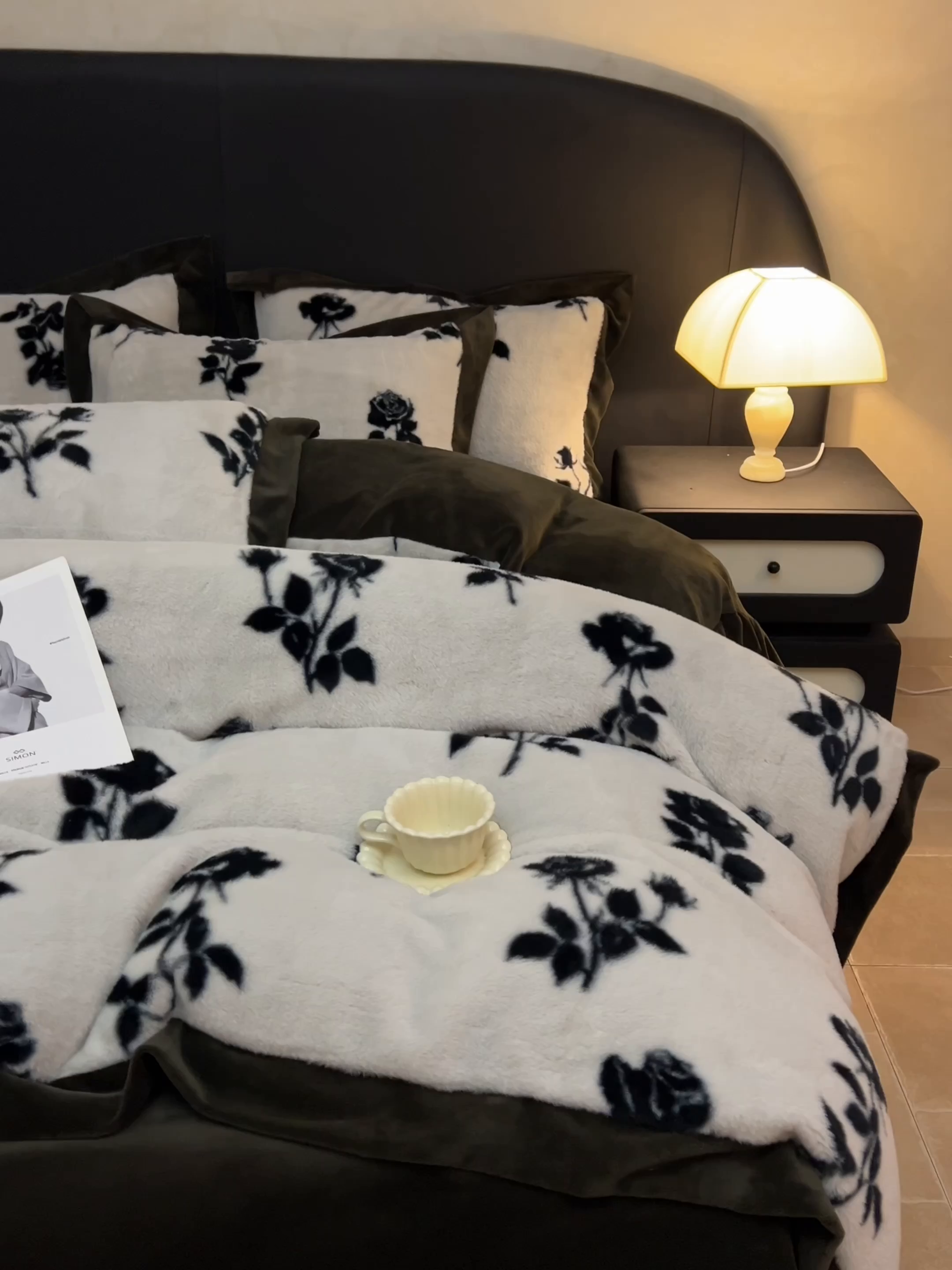 91家纺网 家纺一手货源 找家纺 九花鹿 2024新款A类宽边工艺款丹麦兔毛绒牛奶绒四件套 宽边丹麦兔绒-奥菲墨