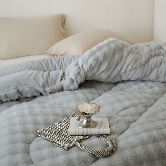 91家纺网 家纺一手货源 找家纺 申龙家纺 2025新款ab版兔绒牛奶绒冬被 灰