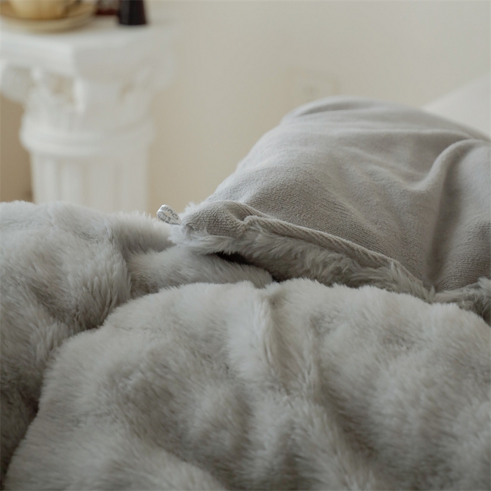 91家纺网 家纺一手货源 找家纺 申龙家纺 2025新款ab版兔绒牛奶绒冬被 灰