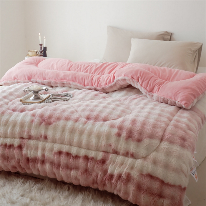 91家纺网 家纺一手货源 找家纺 申龙家纺 2025新款ab版兔绒牛奶绒冬被 渐变粉