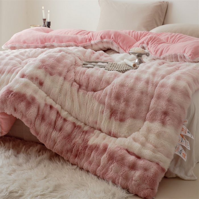 91家纺网 家纺一手货源 找家纺 申龙家纺 2025新款ab版兔绒牛奶绒冬被 渐变粉