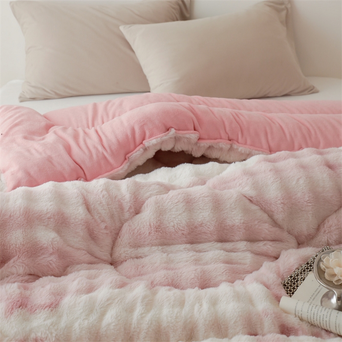 91家纺网 家纺一手货源 找家纺 申龙家纺 2025新款ab版兔绒牛奶绒冬被 渐变粉