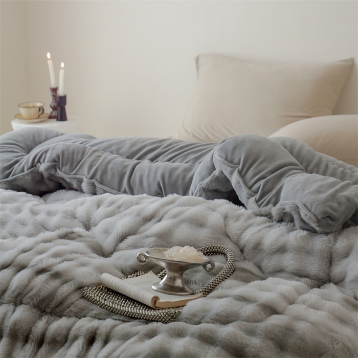 91家纺网 家纺一手货源 找家纺 申龙家纺 2025新款ab版兔绒牛奶绒冬被 渐变灰