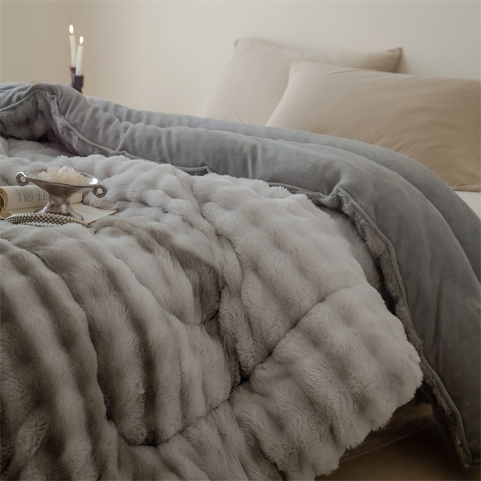91家纺网 家纺一手货源 找家纺 申龙家纺 2025新款ab版兔绒牛奶绒冬被 渐变灰