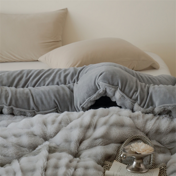 91家纺网 家纺一手货源 找家纺 申龙家纺 2025新款ab版兔绒牛奶绒冬被 渐变灰