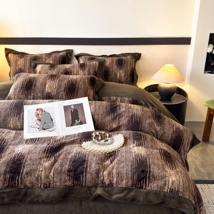 91家纺网 家纺一手货源 找家纺 九花鹿 2024新款A类宽边工艺款丹麦兔毛绒牛奶绒四件套 宽边丹麦兔绒-奥黛丽