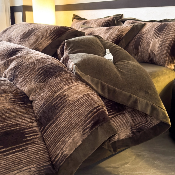 91家纺网 家纺一手货源 找家纺 九花鹿 2024新款A类宽边工艺款丹麦兔毛绒牛奶绒四件套 宽边丹麦兔绒-奥黛丽