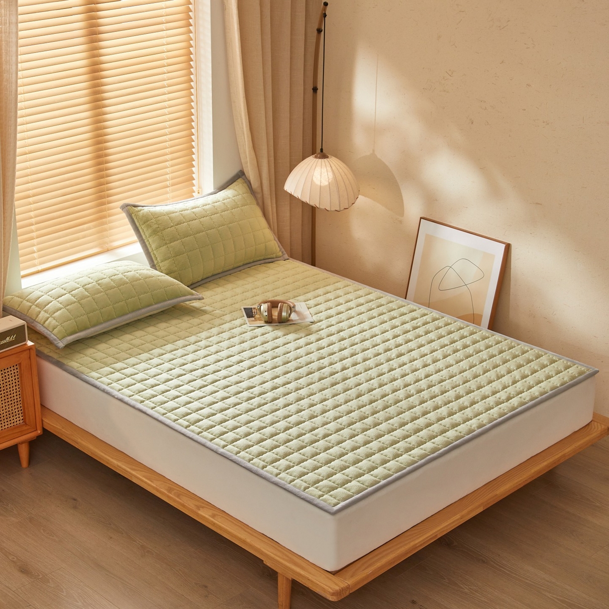 91家纺网 家纺一手货源 找家纺 芊梵床垫 2025新款牛奶绒褥子系列-无烫画版 抹茶绿