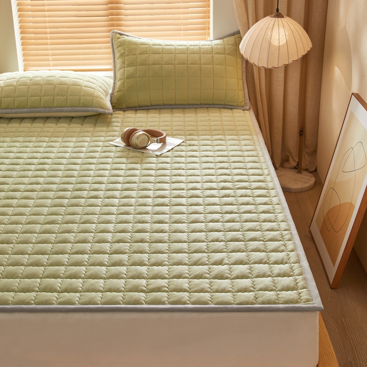 91家纺网 家纺一手货源 找家纺 芊梵床垫 2025新款牛奶绒褥子系列-无烫画版 抹茶绿